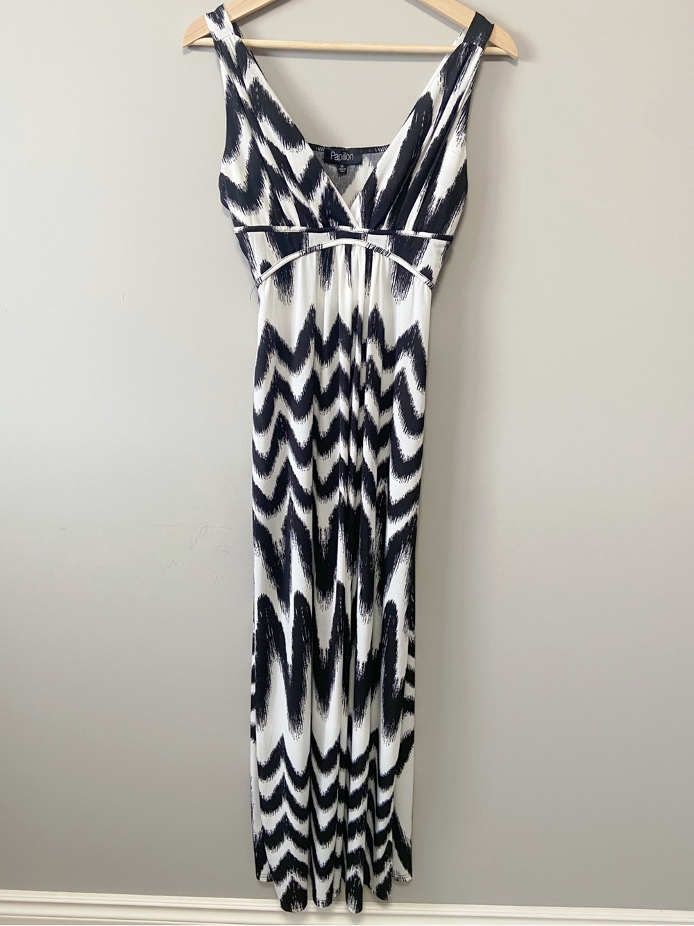 Papillon Blanc Black & White Zigzag Maxi Dress